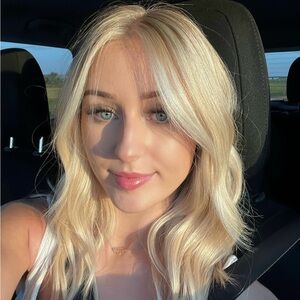 Meet your Posher, Liz